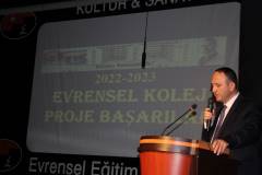 Evrensel Kolej